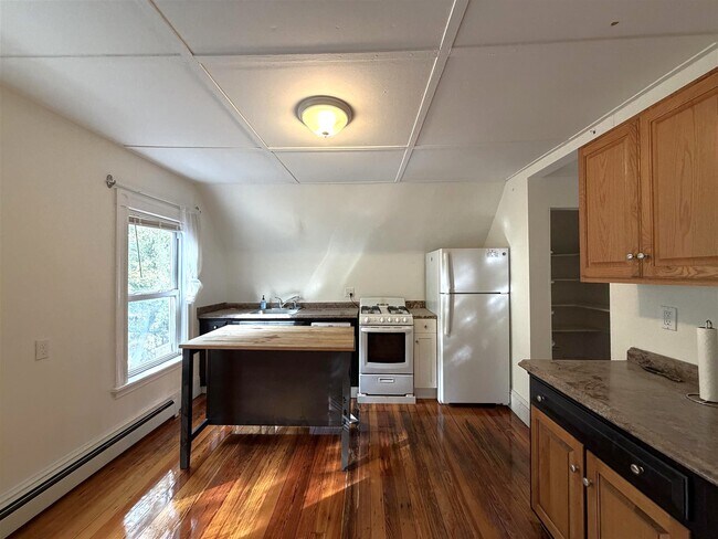 Building Photo - 94 Morrison Ave