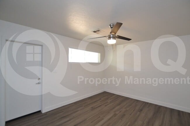 Building Photo - 1202 E Kaler Dr