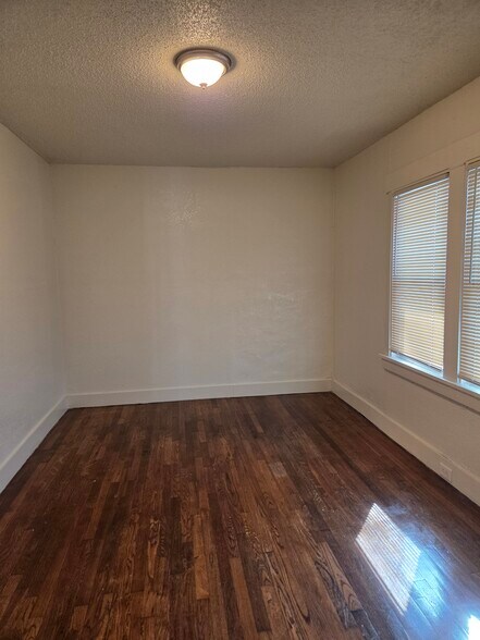 Building Photo - 3429 Mersington Ave