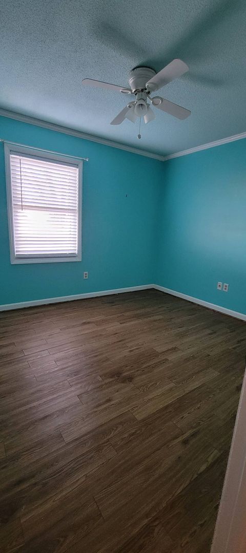 Building Photo - Ready to Move in