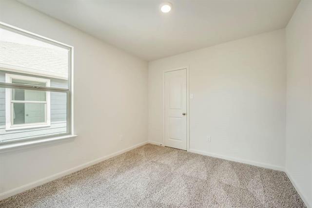 Building Photo - 305 Marsh Ln
