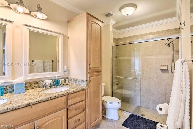 Building Photo - 4 br, 3.5 bath House - 531 SW 167th Ter