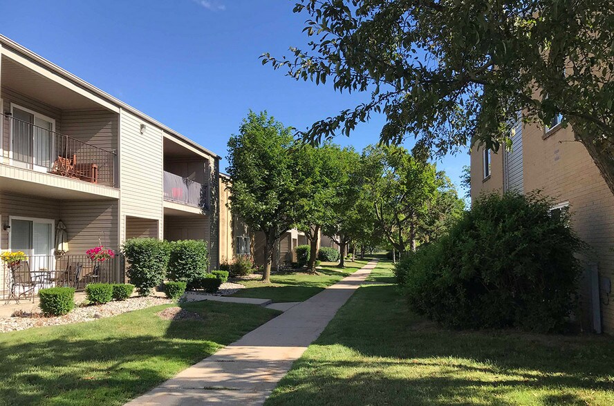 Sunnymede Apartments Troy, MI Apartment Finder