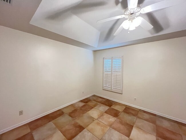 Building Photo - Modern 3-Bedroom, 2-Bathroom Home in Ocala! WASHER & DRYER INCLUDED!