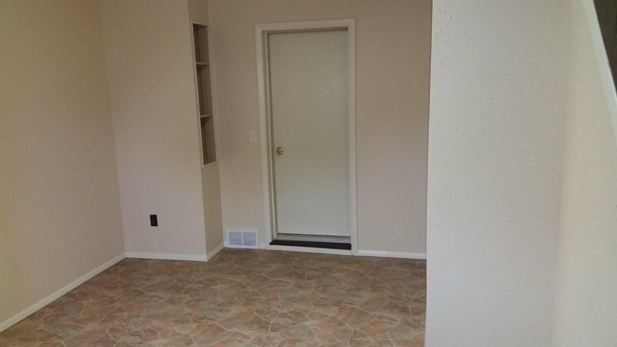 Building Photo - 211 10th Ave N