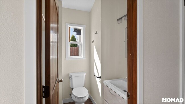 Building Photo - 1155 18th St NE