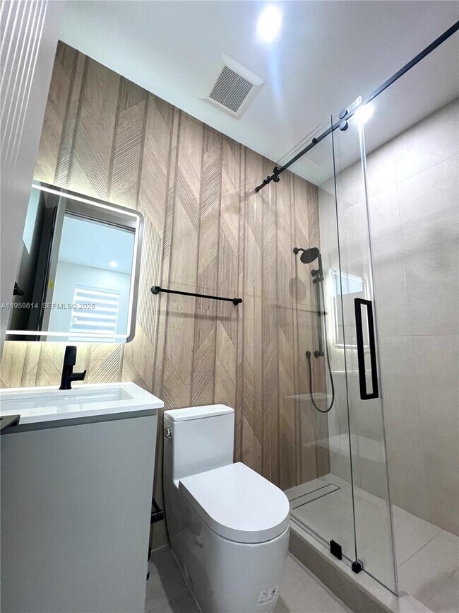 Building Photo - 7850 SW 67th Ave