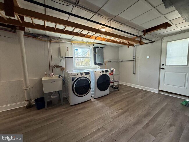 Building Photo - 331 Candlewood Rd