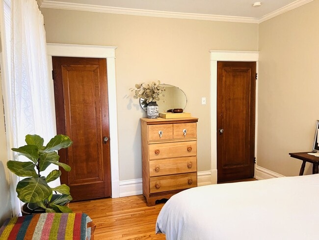 Building Photo - 3668 Wilmington Ave