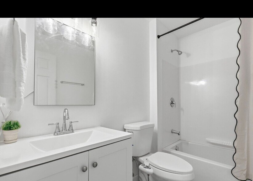 Building Photo - 129 Catawba Pl