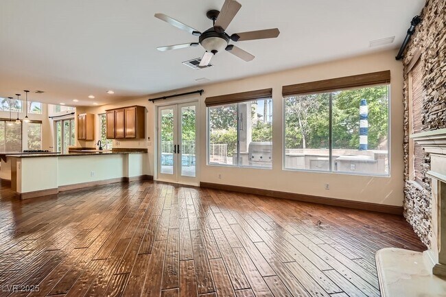 Building Photo - 136 N Ring Dove Dr