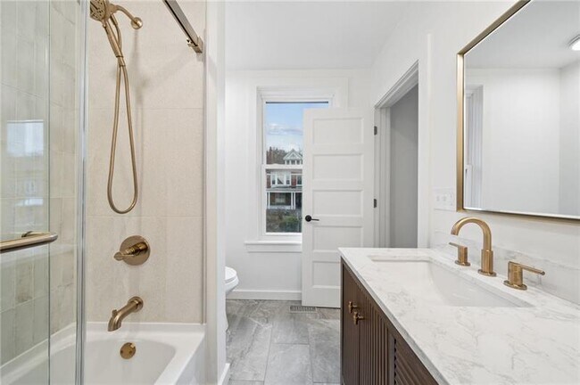 Building Photo - 1020 Jancey St