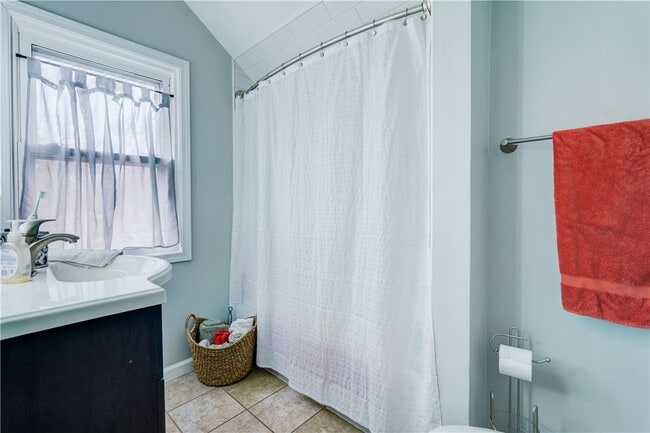 Building Photo - 523 Elmgrove Rd