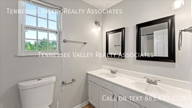 Building Photo - 7332 Oak Chase Rd