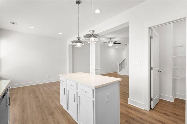 Building Photo - 2469 Honey Wy