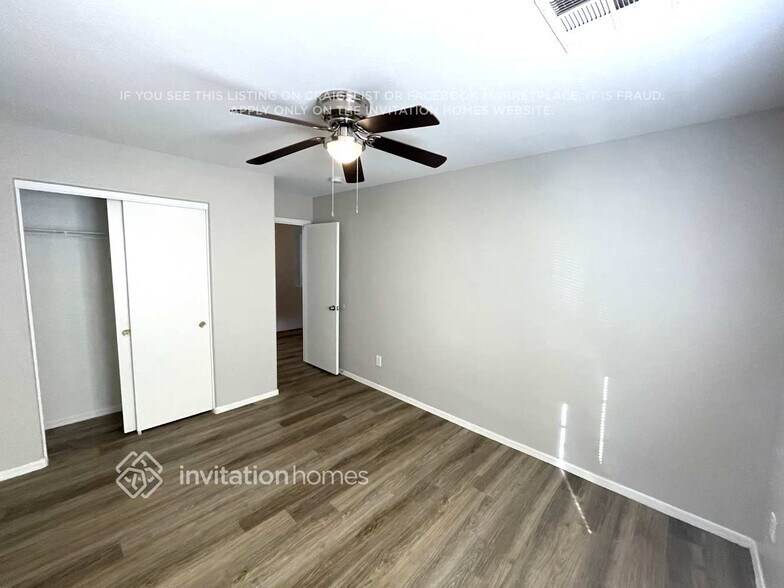 Building Photo - 23440 W Mohave St