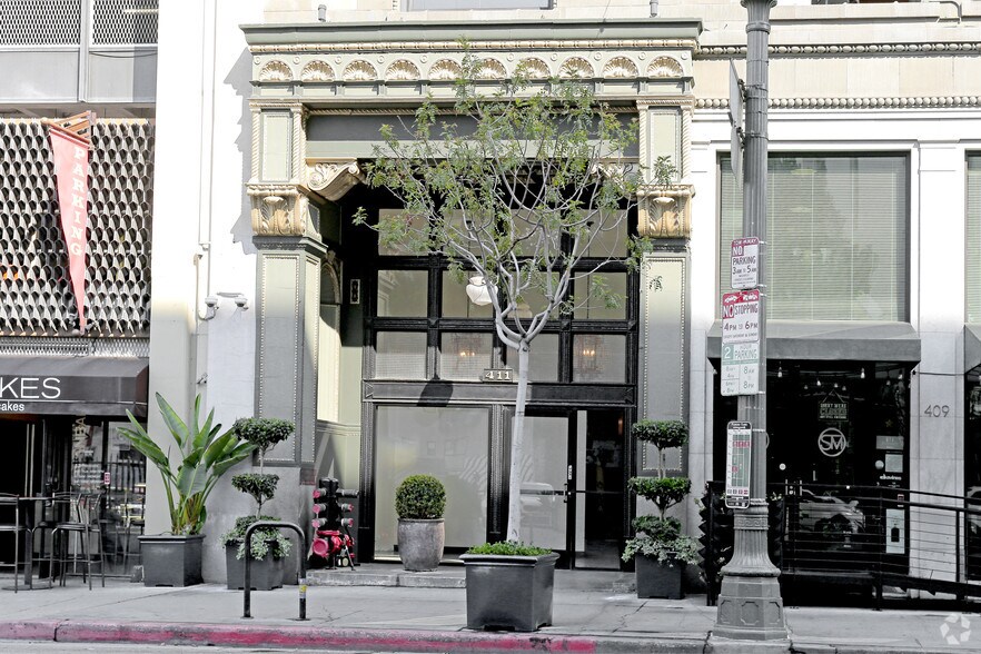 Building Photo - Hellman Lofts