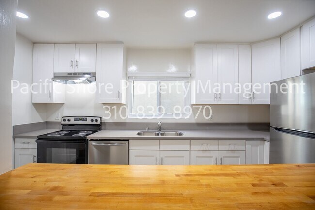 Building Photo - 24 27th Pl