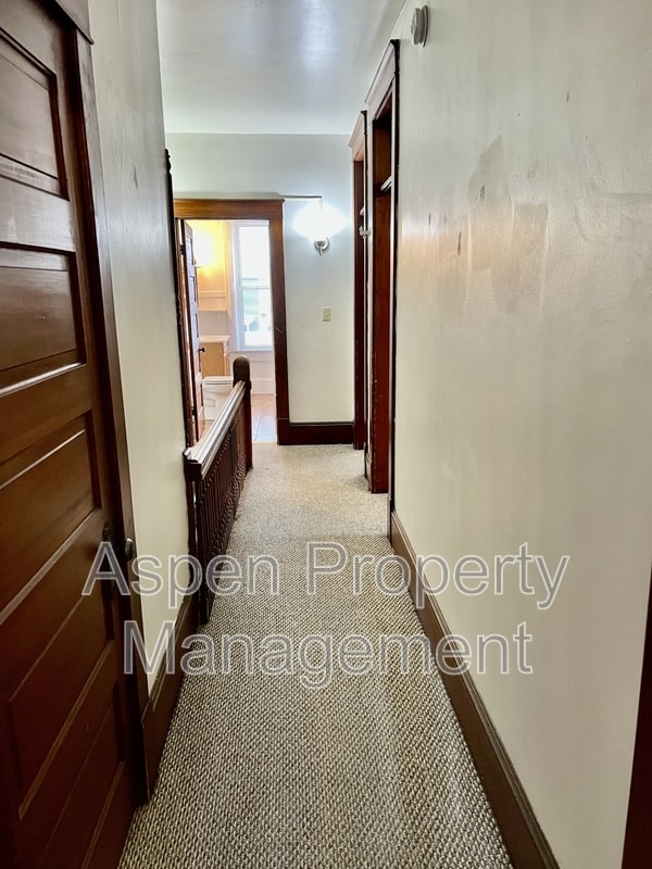 Building Photo - 1626 Dodge St