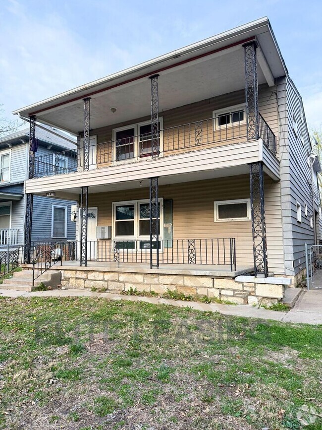 Building Photo - 1254 SW Clay St