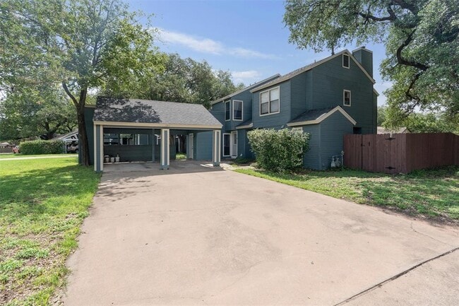 Building Photo - 6915 Woodhue Dr