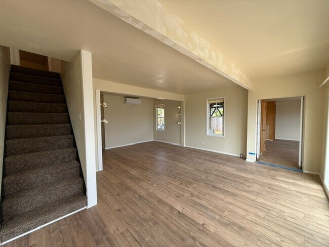 Building Photo - 1524 Sheridan Ave