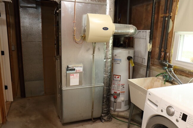 Laundry/Utility - 7096 Stratford Rd