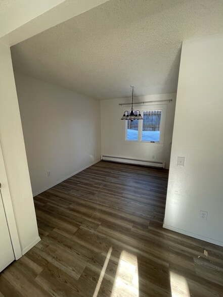 Building Photo - 8531 Golden St