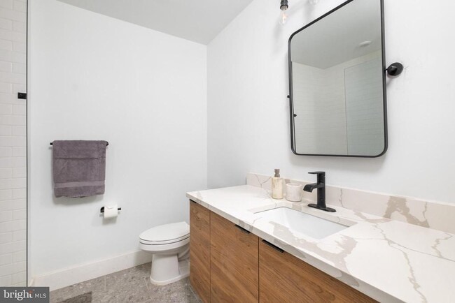 Building Photo - 1221 4 St