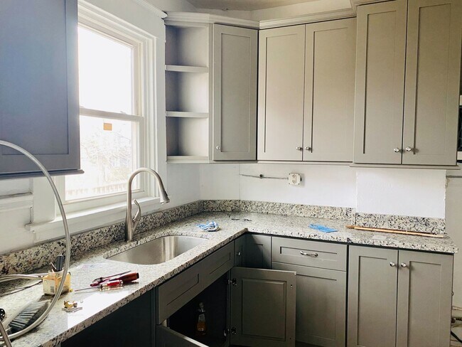 Building Photo - 119 N Robinson St