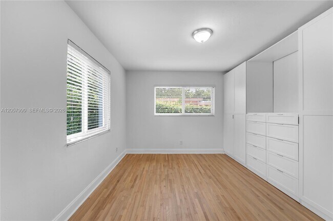 Building Photo - 2031 SW 66th Ave