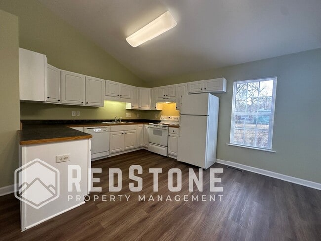 Building Photo - 2224 May Dr