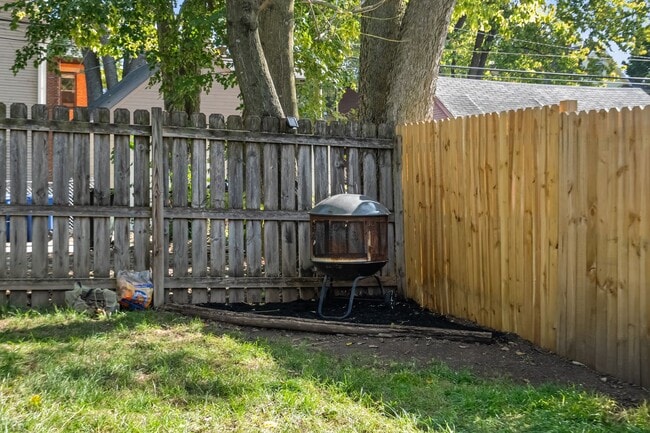 Building Photo - Beautiful 4 Bedroom in Short North