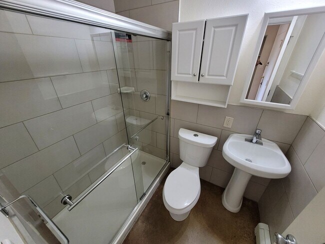 Building Photo - The Ashcroft-B: 1-Bed/ 1-Bath Upgraded Apartment