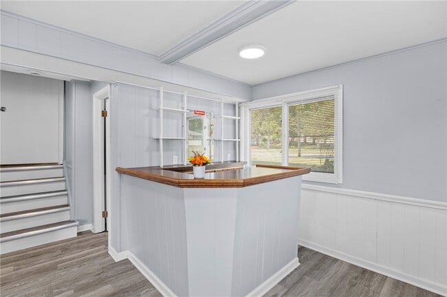 Building Photo - 189 Lawson Rd