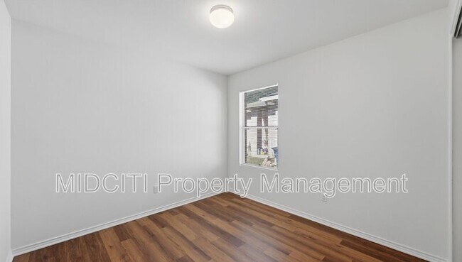 Building Photo - 11309 Autumn Ash Dr