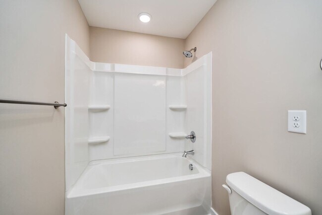 Building Photo - Move-In Special! Pay only ½ of your first ...