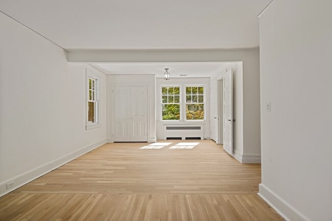 Building Photo - 55 Loughlin Ave