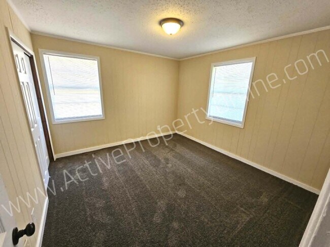Building Photo - 4126 Ayers Rd