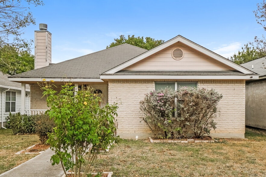 Primary Photo - 417 Canterbury Ln