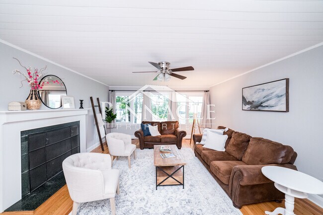 Living Room - 126 Tomahawk Industrial Park