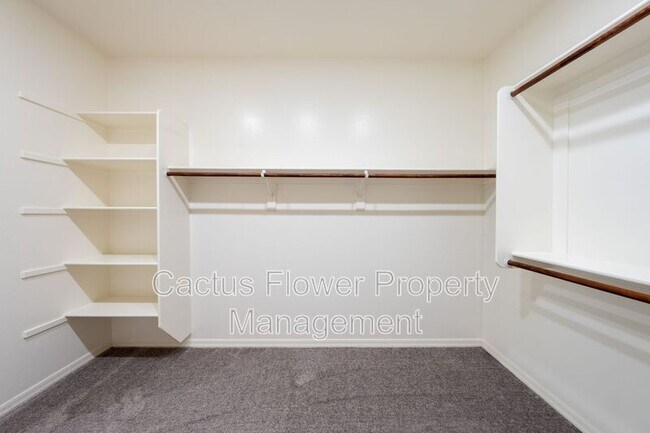 Building Photo - 3943 E Ficus Way