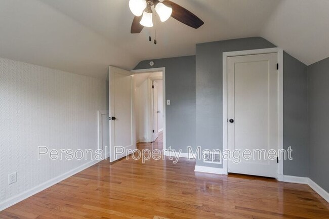 Building Photo - 4313 NE Valley View Ln