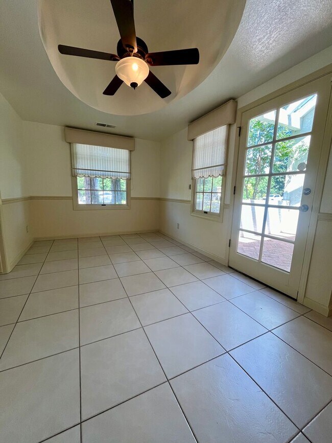 Building Photo - San Gabriel