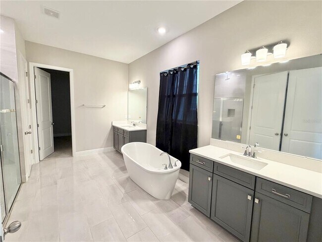 Building Photo - 19153 Planetree St