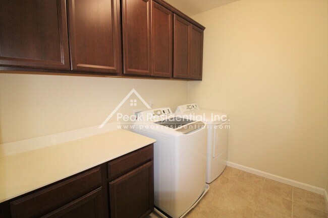 Building Photo - Wonderful Elk Grove 4bd/3ba Home with 2 Car Garage & Loft Area