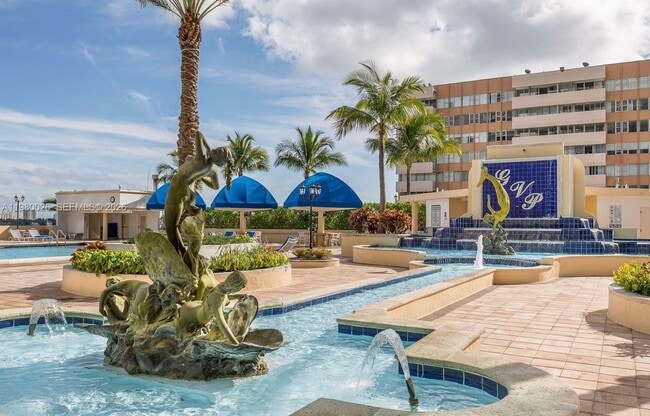 Building Photo - 7601 E Treasure Dr