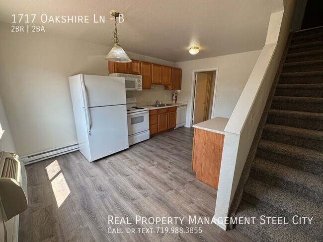 Building Photo - 1717 Oakshire Ln