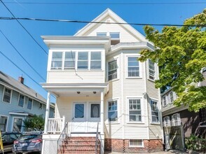 Building Photo - 2 bedroom in Salem MA 01970