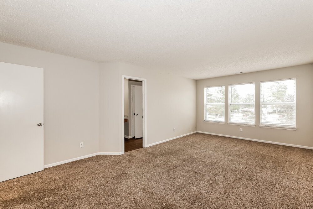 Building Photo - 441 Overland Dr